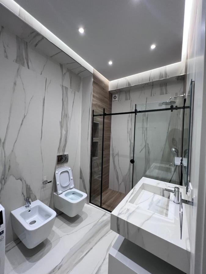 Hera Tirana Suite Deluxe Luaran gambar