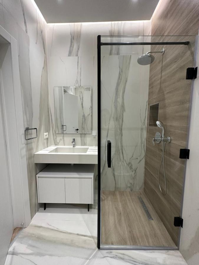 Hera Tirana Suite Deluxe Luaran gambar