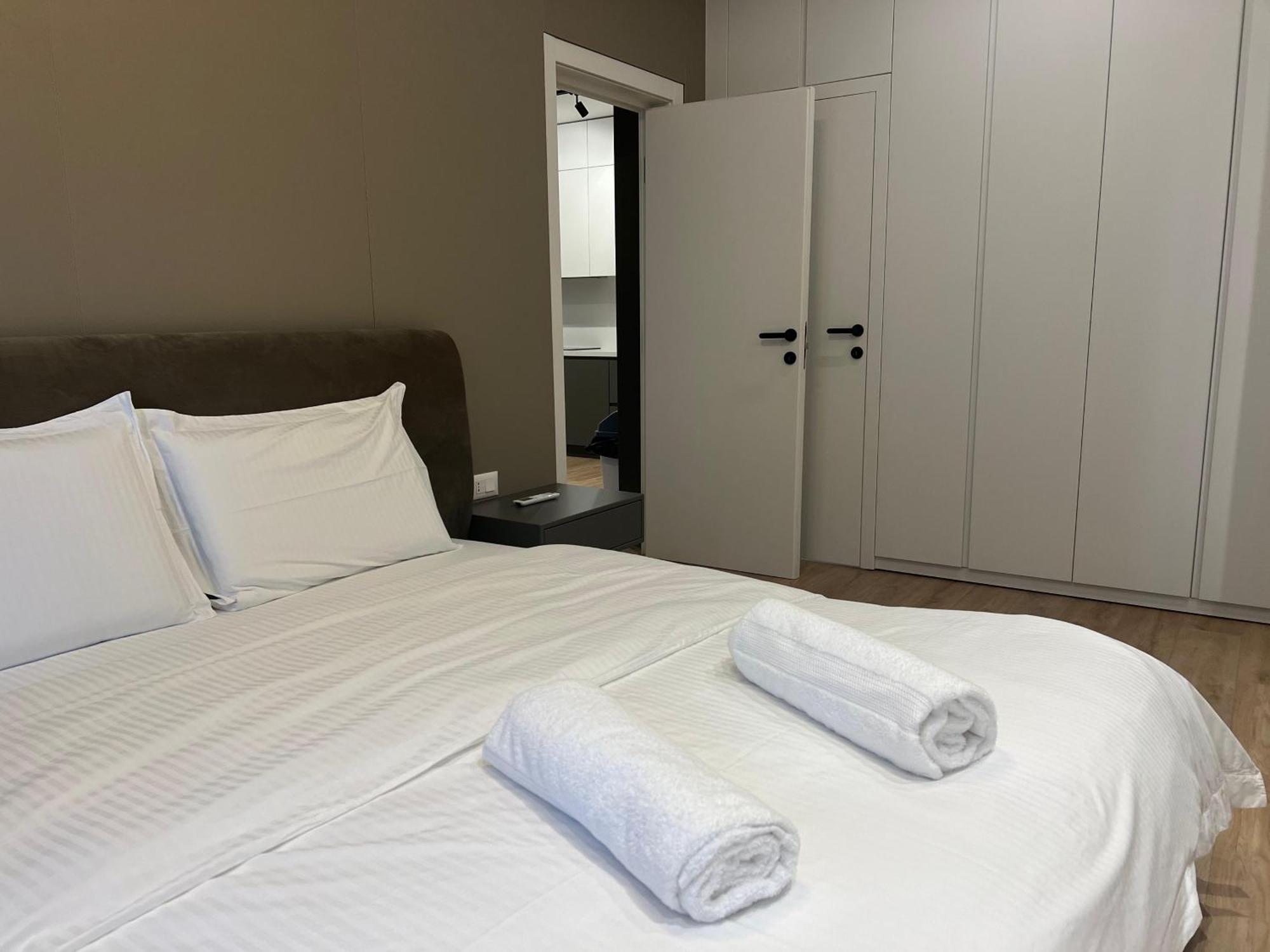 Hera Tirana Suite Deluxe Luaran gambar